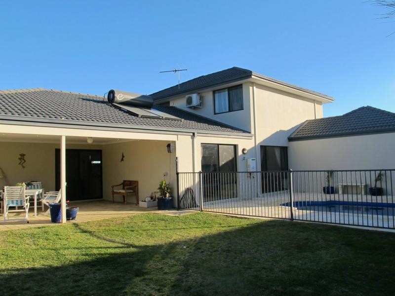 8 Swinford Way, Butler WA 6036