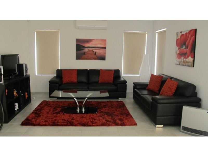 2/1 Denver Avenue, Madeley WA 6065