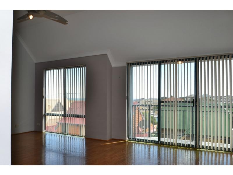 33 Toulon Circle, Mindarie WA 6030