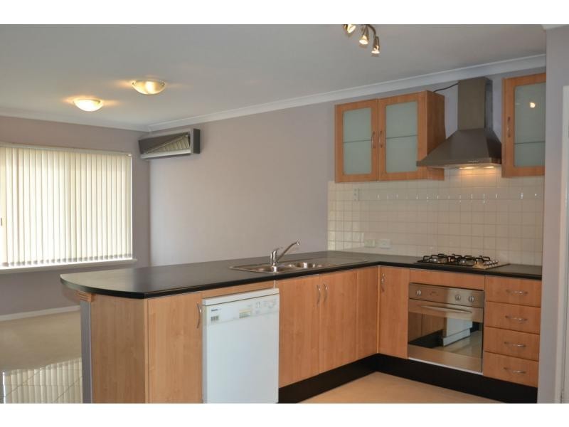 33 Toulon Circle, Mindarie WA 6030