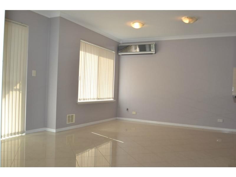 33 Toulon Circle, Mindarie WA 6030