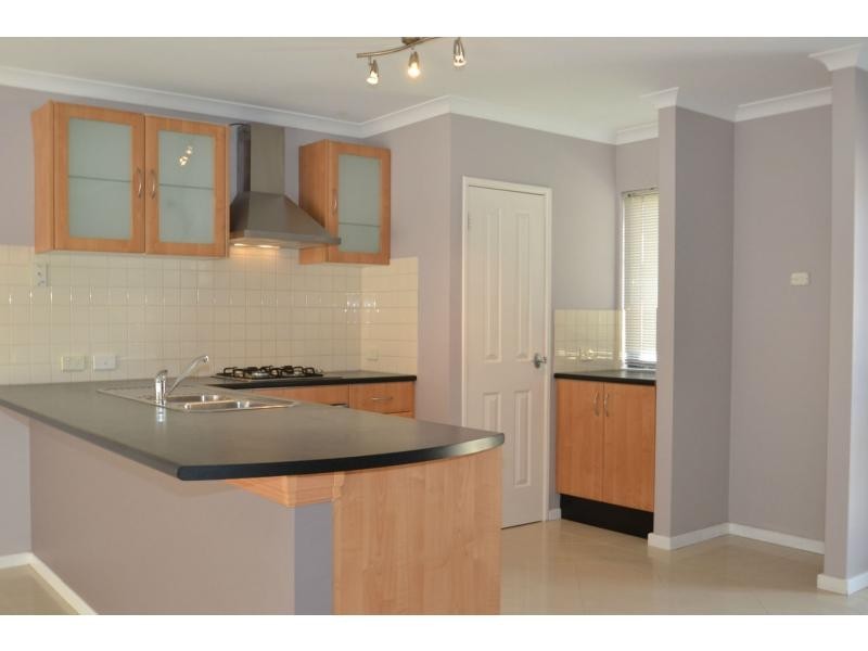 33 Toulon Circle, Mindarie WA 6030