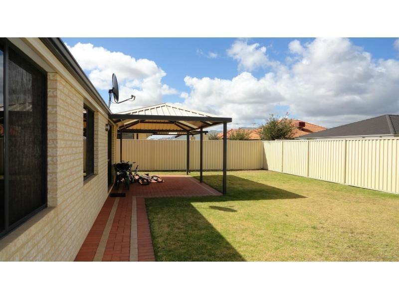 52 Tandara Fairway, Tapping WA 6065