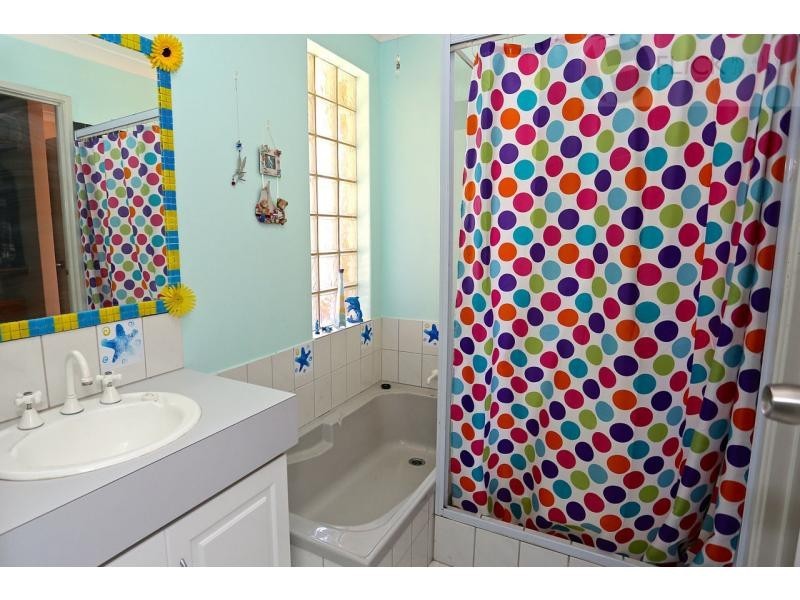 15 Rickmann Place, Marangaroo WA 6064