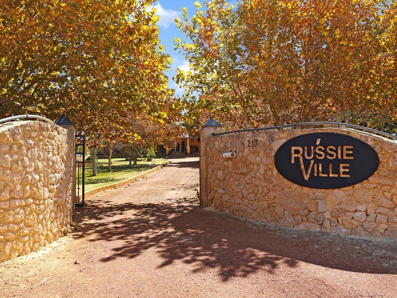 213 Tamarisk Drive, Gabbadah WA 6041