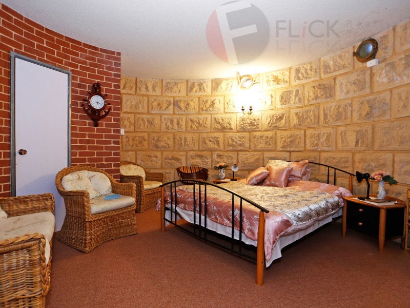 213 Tamarisk Drive, Gabbadah WA 6041