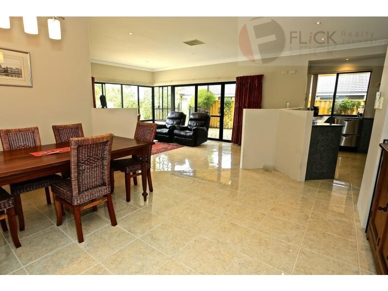 19 Sandilands Circuit, Tapping WA 6065