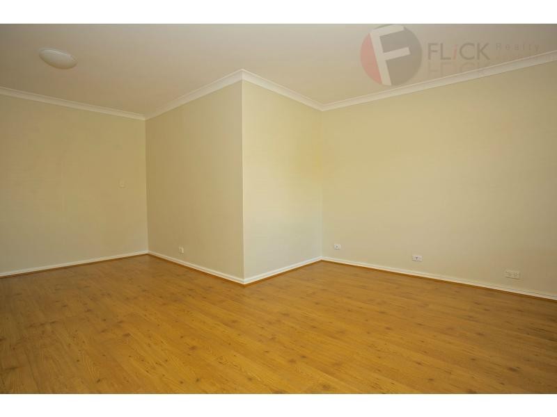 26 Houghton Drive, Carramar WA 6031