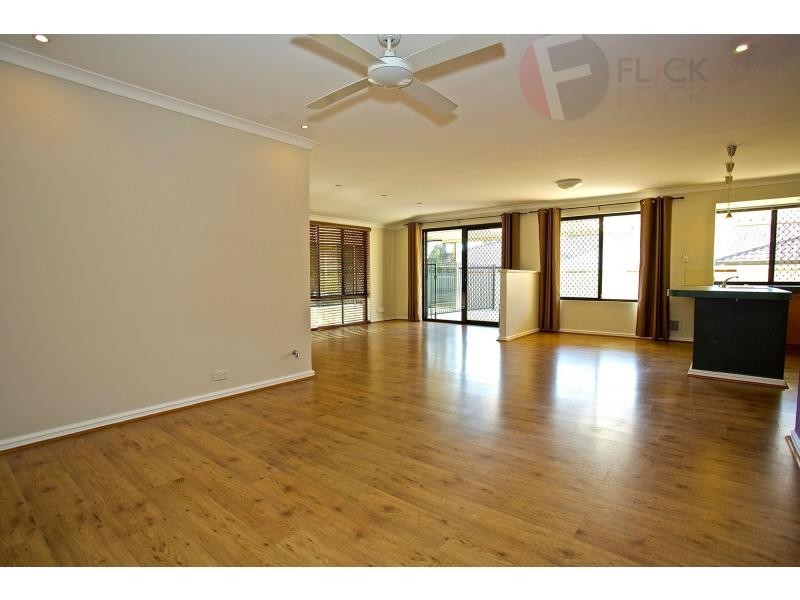 26 Houghton Drive, Carramar WA 6031