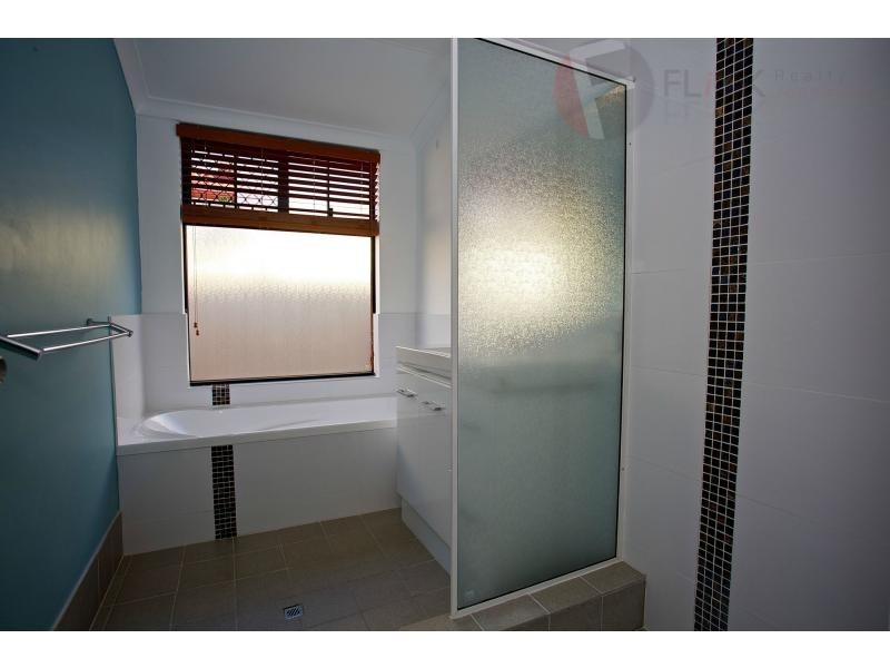 26 Houghton Drive, Carramar WA 6031