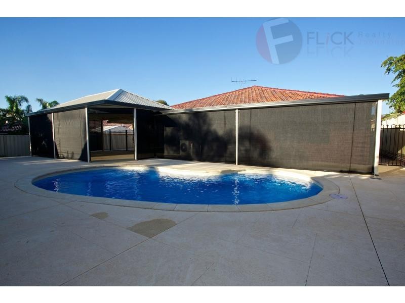 26 Houghton Drive, Carramar WA 6031