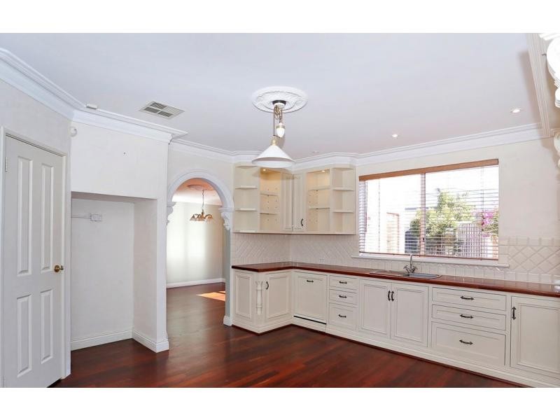 8 Gateshead Loop, Mindarie WA 6030