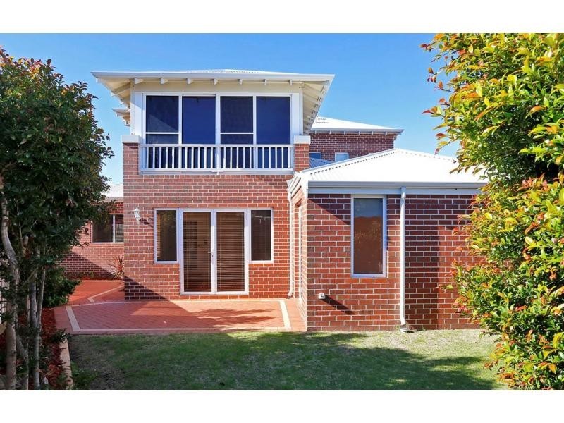 8 Gateshead Loop, Mindarie WA 6030