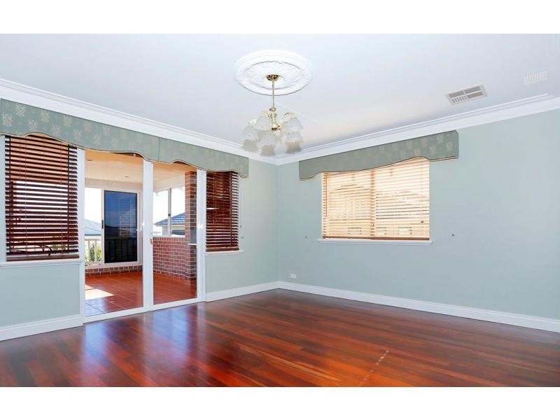 8 Gateshead Loop, Mindarie WA 6030