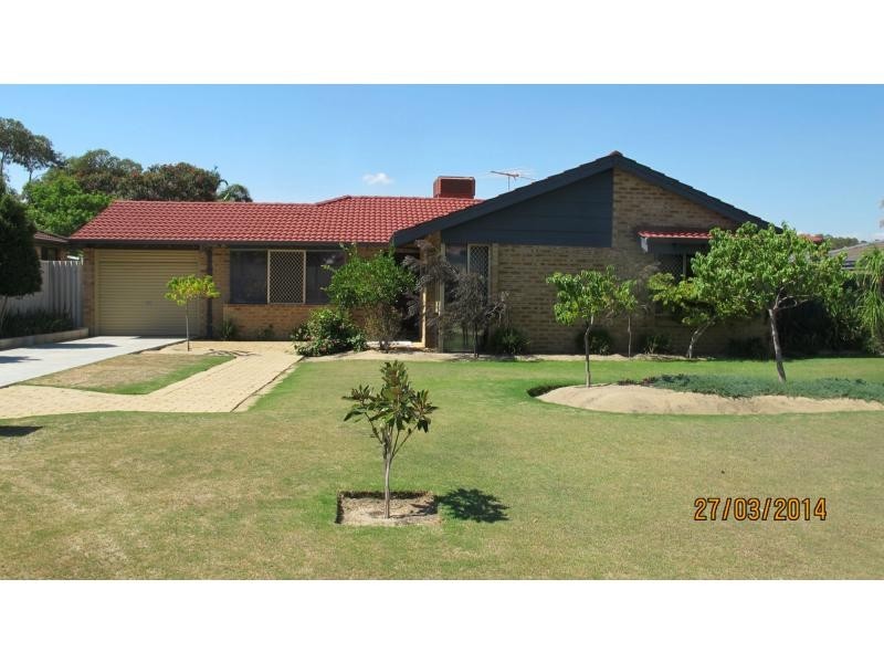 10 Pebblewood Road, Woodvale WA 6026