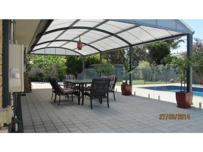 10 Pebblewood Road, Woodvale WA 6026