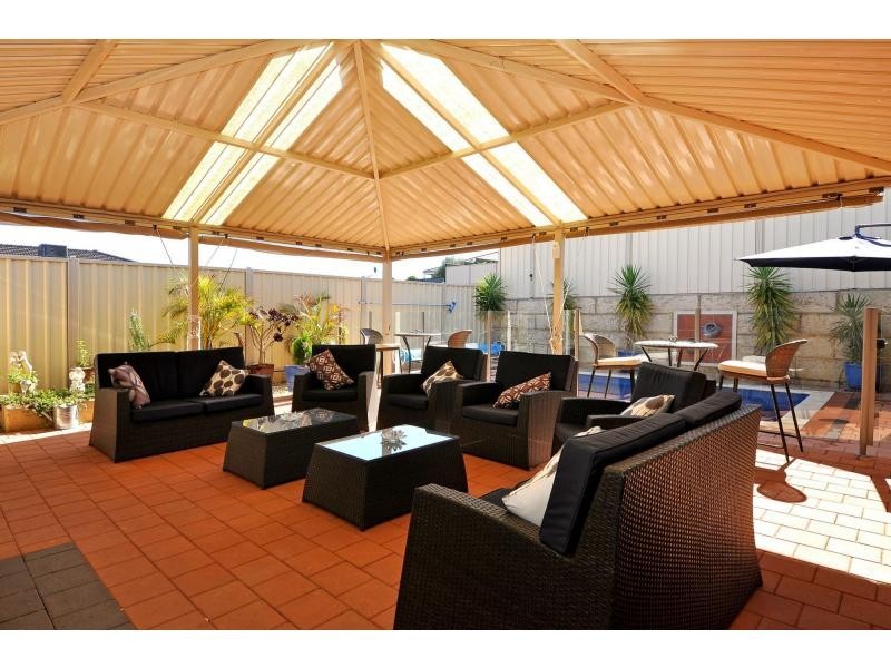 11 Floresta Street, Sinagra WA 6065