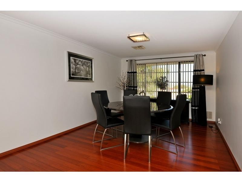 11 Floresta Street, Sinagra WA 6065