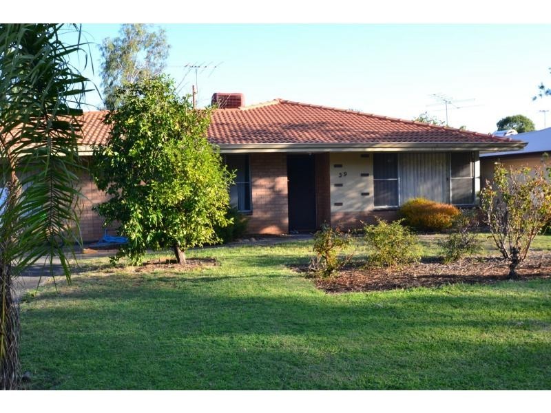 39 Ochiltree Way, Kardinya WA 6163