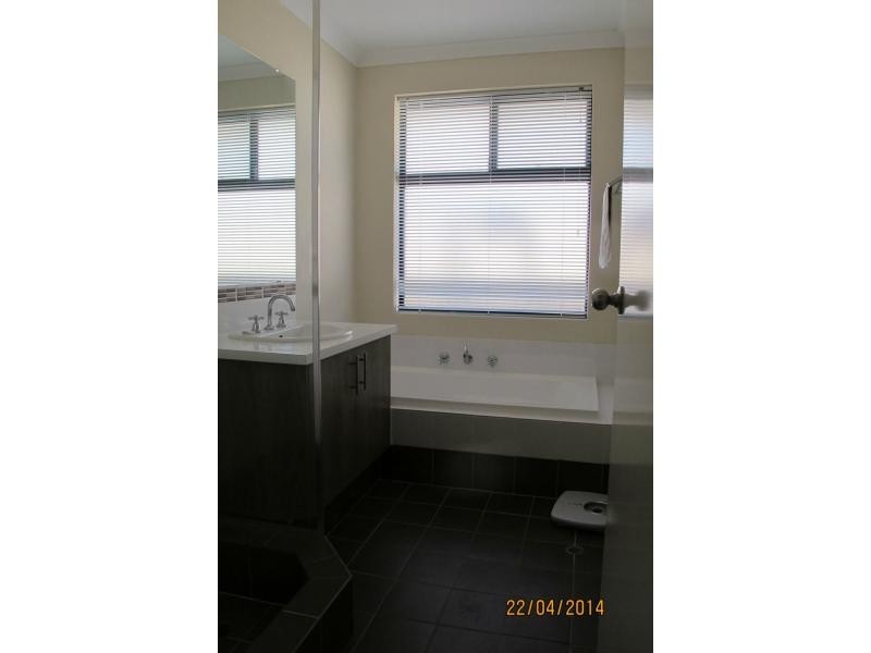 6 Cairo Way, Wanneroo WA 6065