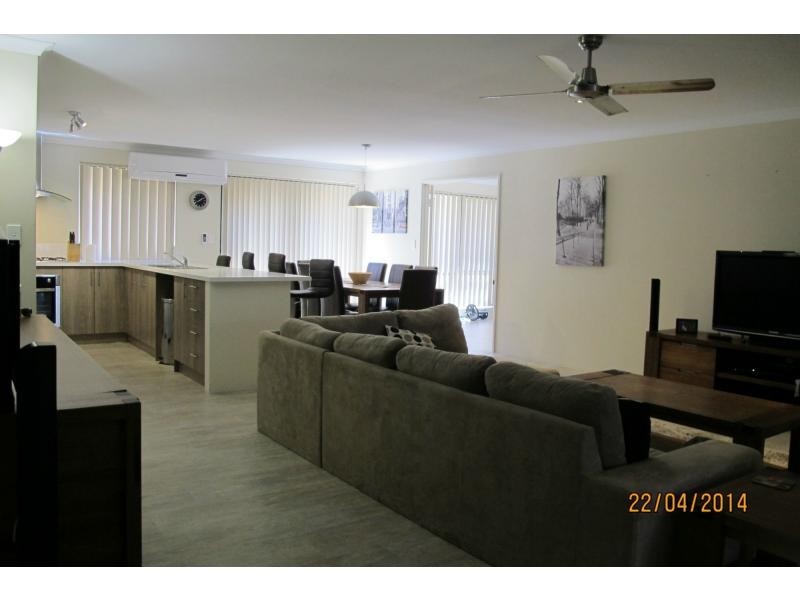 6 Cairo Way, Wanneroo WA 6065