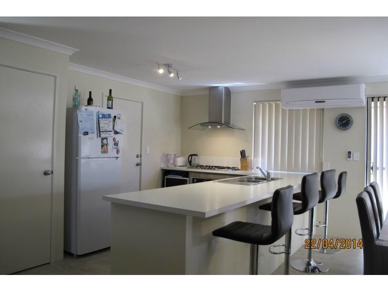 6 Cairo Way, Wanneroo WA 6065