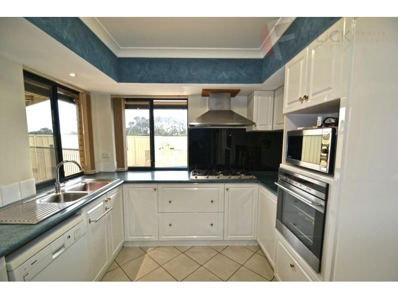 4 Cuchullin Circuit, Kinross WA 6028