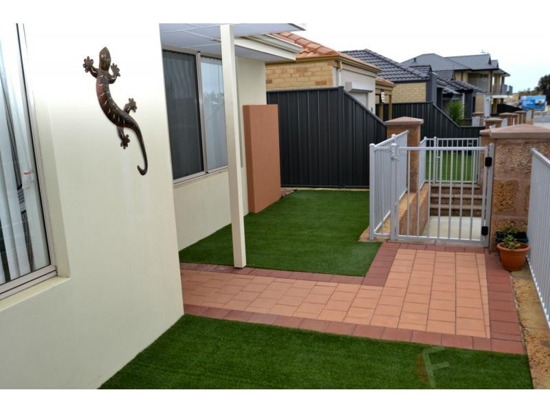 98 Joseph Banks Boulevard, Banksia Grove WA 6031