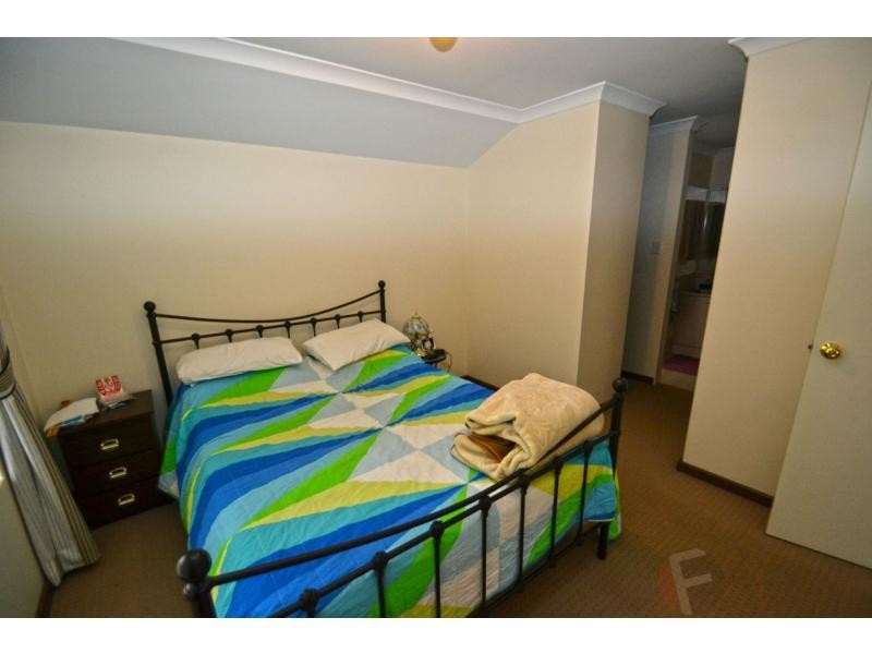 98 Joseph Banks Boulevard, Banksia Grove WA 6031