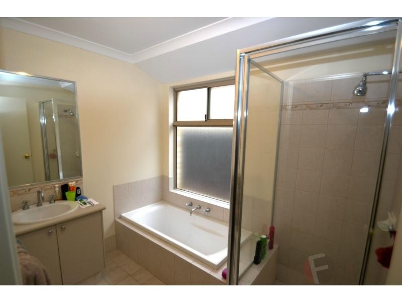 98 Joseph Banks Boulevard, Banksia Grove WA 6031