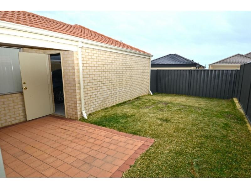 98 Joseph Banks Boulevard, Banksia Grove WA 6031