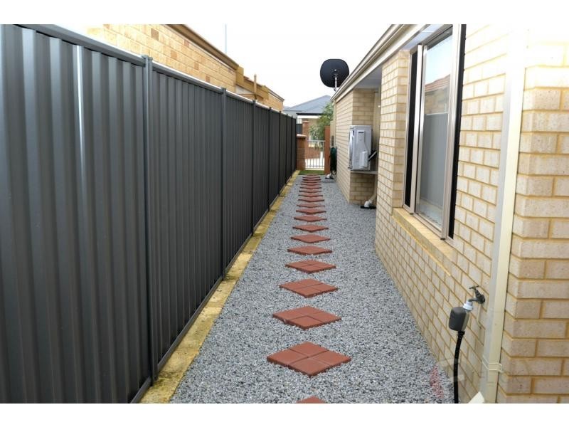 98 Joseph Banks Boulevard, Banksia Grove WA 6031