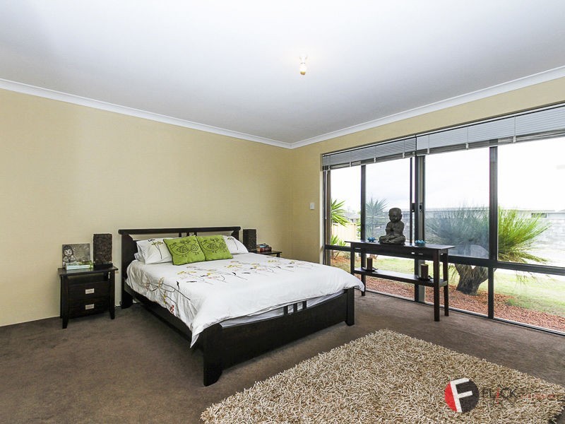 36 Tullow Gardens, Darch WA 6065