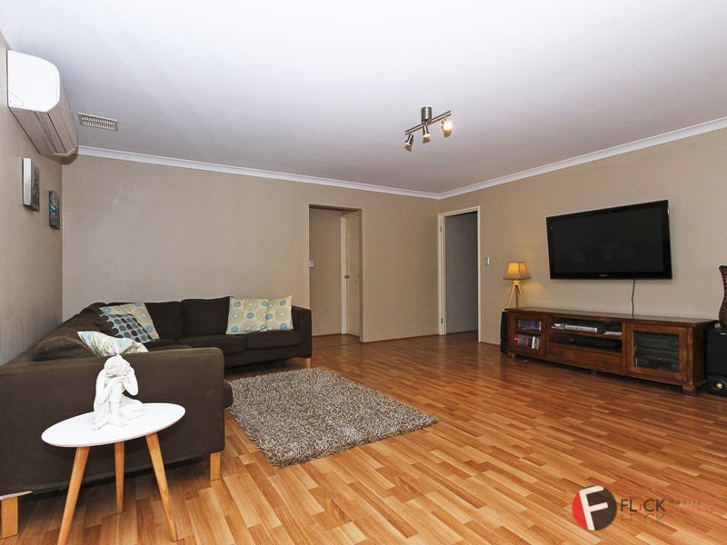 36 Tullow Gardens, Darch WA 6065