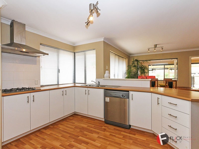 36 Tullow Gardens, Darch WA 6065