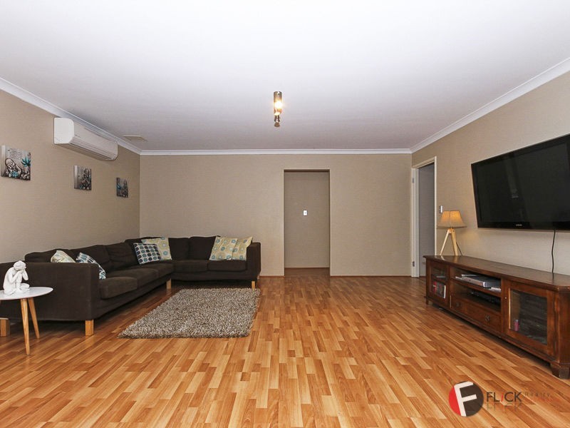 36 Tullow Gardens, Darch WA 6065