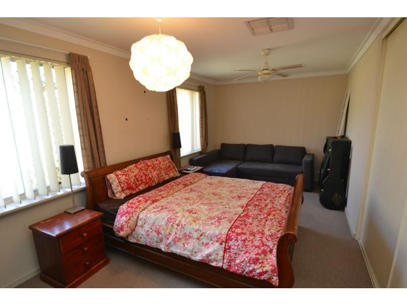 40 Belvedaire Way, Lynwood WA 6147