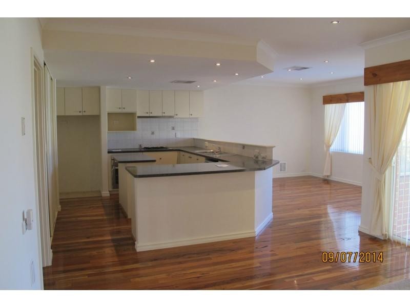 160 Golf Links Drive, Carramar WA 6031