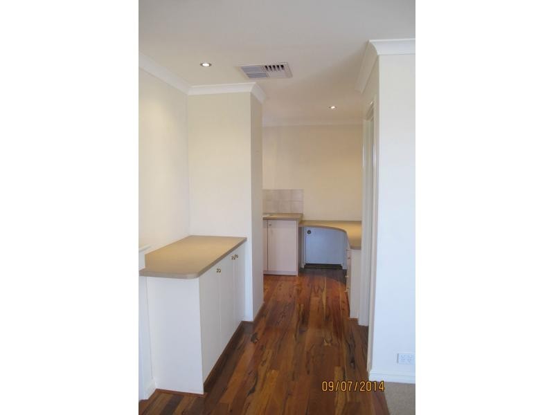 160 Golf Links Drive, Carramar WA 6031