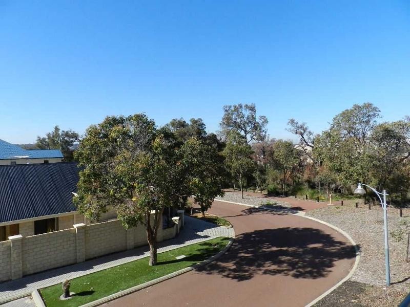 Unit 4/8 Wattlebird Loop, Joondalup WA 6027