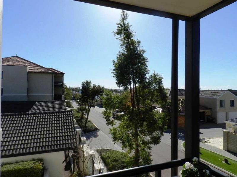 Unit 4/8 Wattlebird Loop, Joondalup WA 6027
