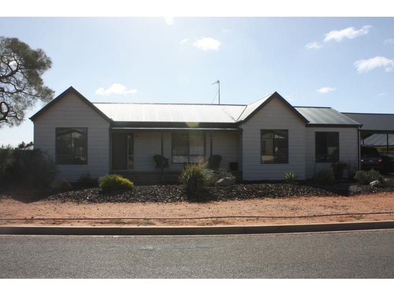 5 Tiliqua Crescent, Roxby Downs SA 5725