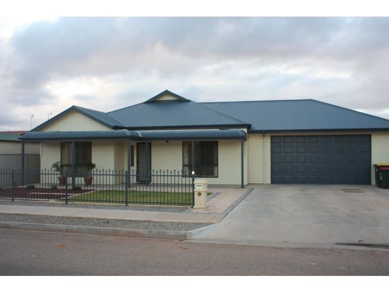 3 Maireana Circuit, Roxby Downs SA 5725