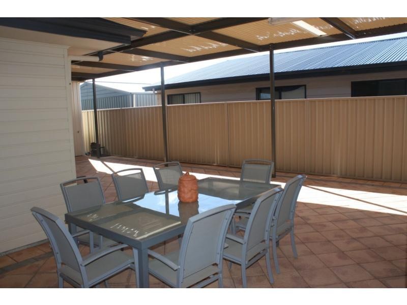 3 Maireana Circuit, Roxby Downs SA 5725