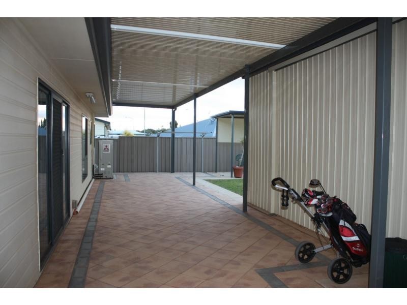 3 Maireana Circuit, Roxby Downs SA 5725