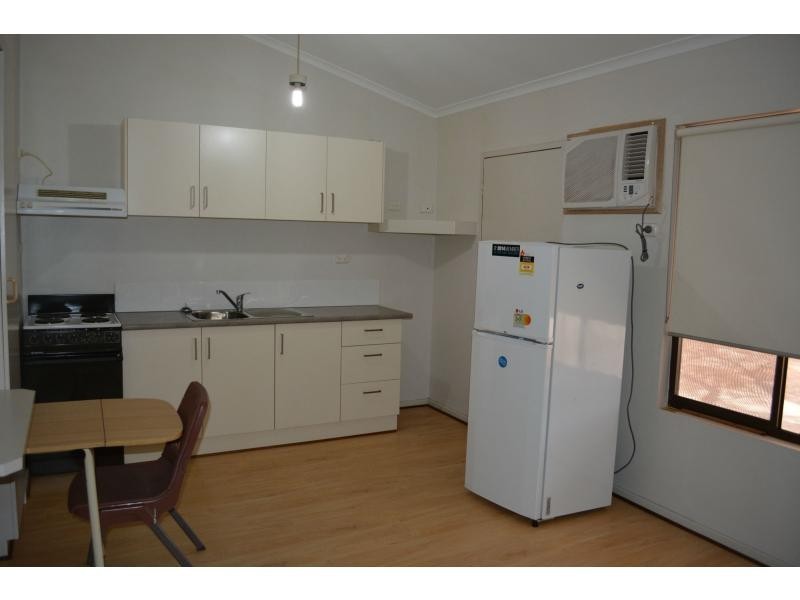 Unit 11/6-8 Kennebery Crescent, Roxby Downs SA 5725