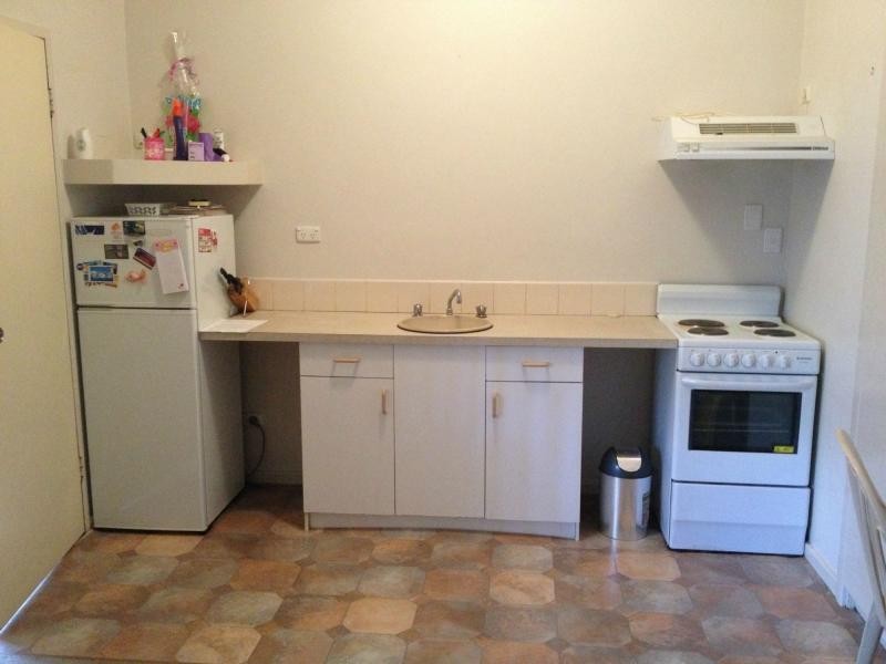 Unit 2/6-8 Kennebery Crescent, Roxby Downs SA 5725