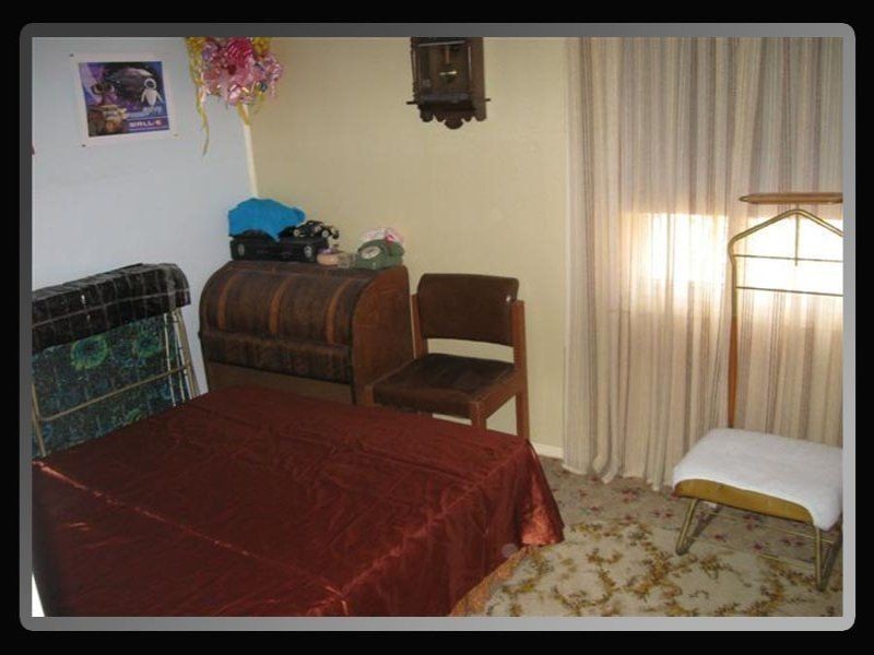 16 Emeu Street, Port Clinton SA 5570