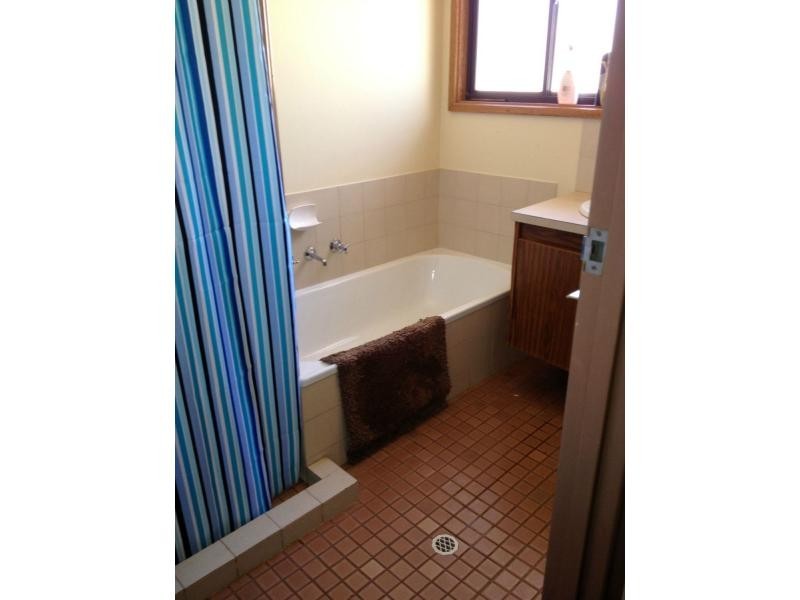 6 Axehead Road, Roxby Downs SA 5725