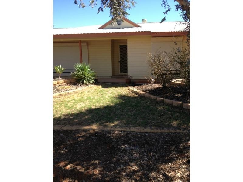 11 Wilaroo Street, Roxby Downs SA 5725